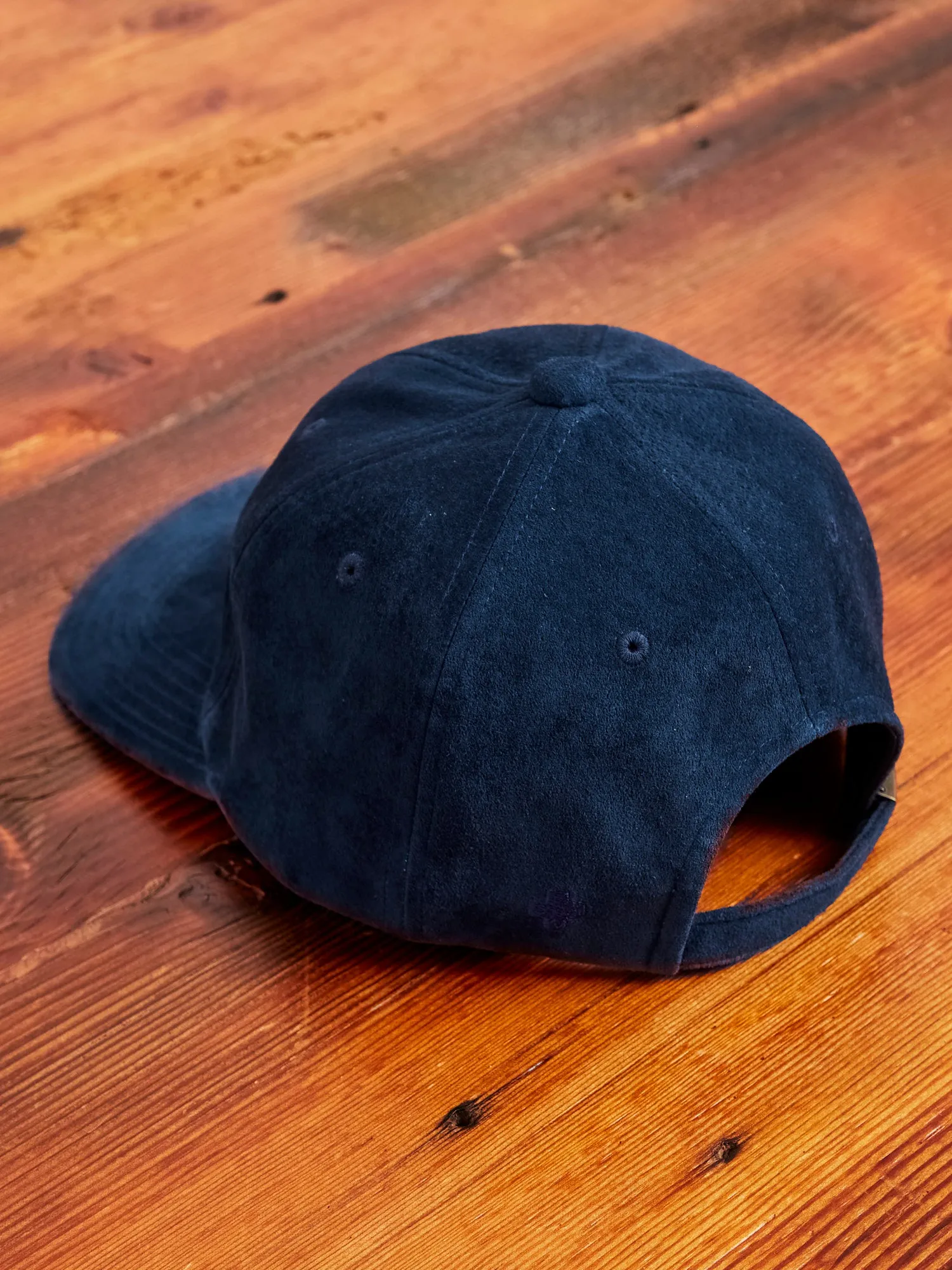 6-Panel Suede Cap in Navy