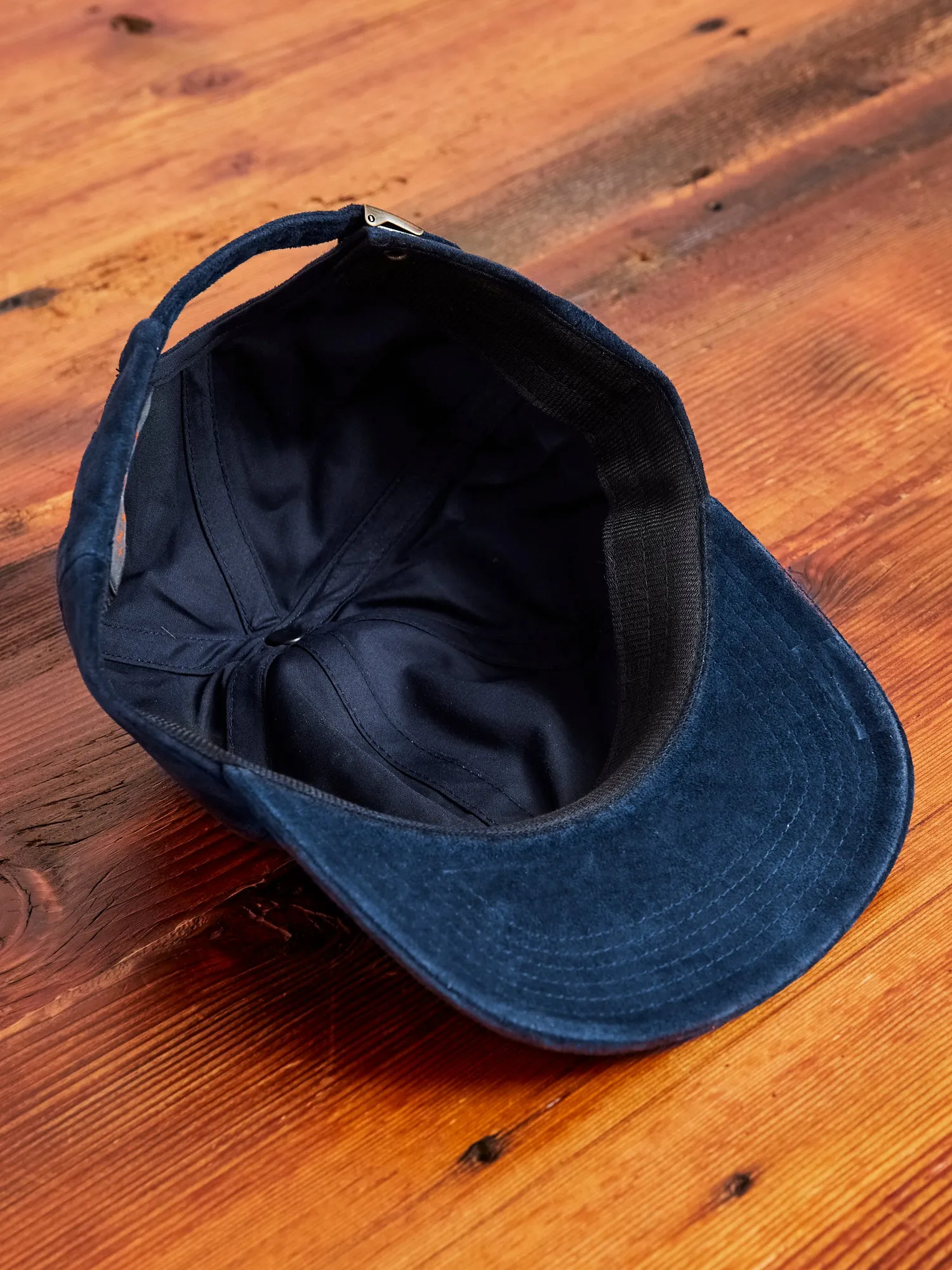 6-Panel Suede Cap in Navy